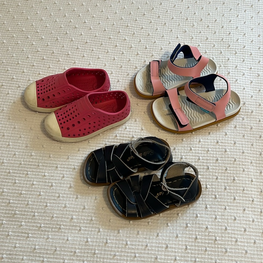Toddler girls Native Jefferson Shoes & Sandals. Saltwater Sandals. Size US 7.